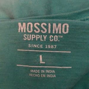 Mossimo V-neck t-shirt men’s L